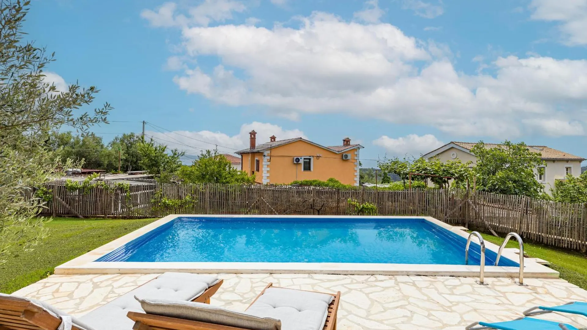 הוילה Peruški Casa Mirna For 7 People Near Pula With Sea View & Only 2 Km From The Sea