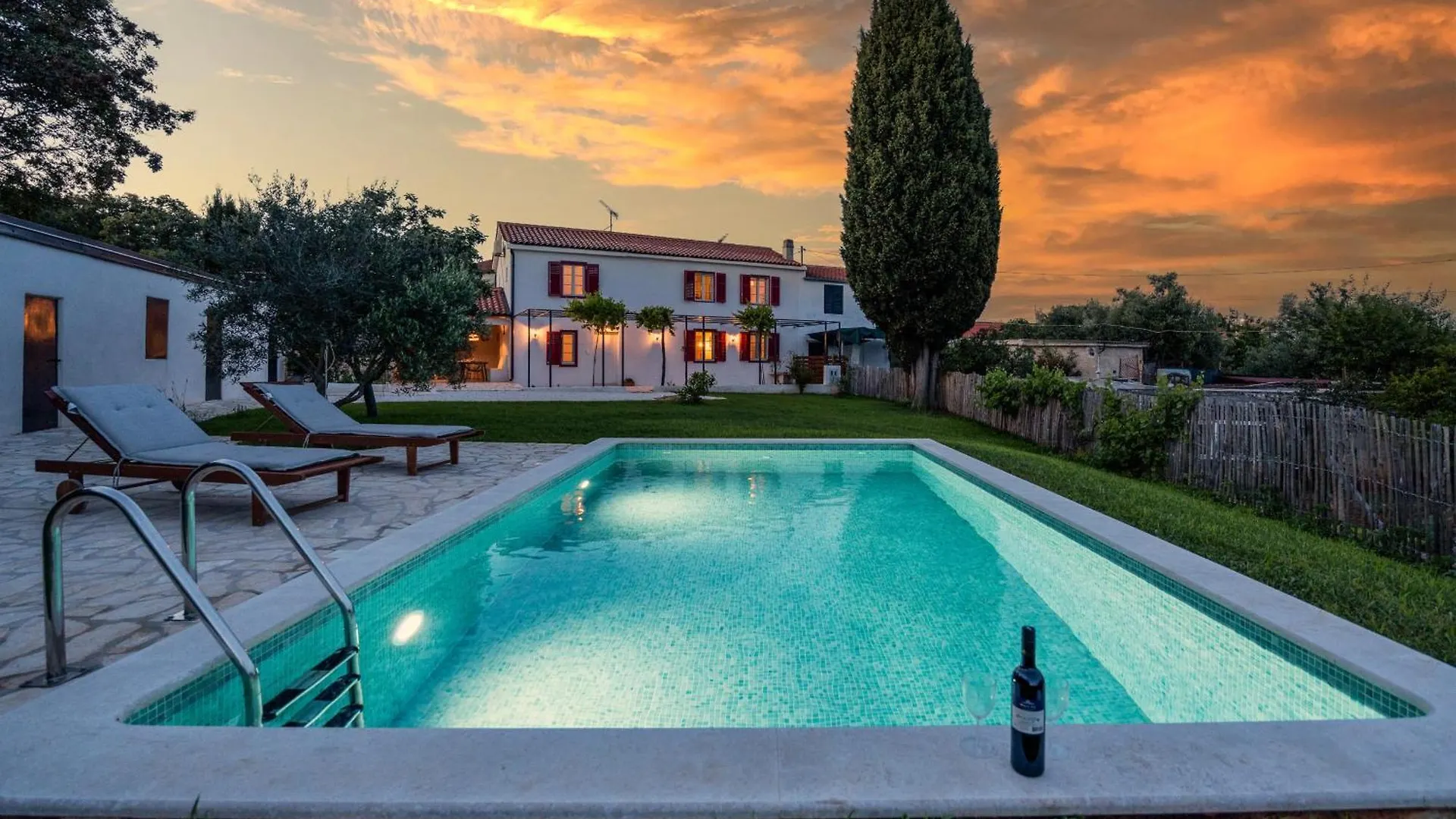 הוילה Peruški Casa Mirna For 7 People Near Pula With Sea View & Only 2 Km From The Sea וילה